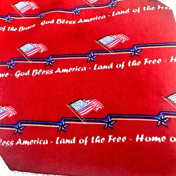 USA RED American Flag tie (GOD bless America, Land of the FREE) mint condition - Picture 4 of 7
